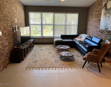 4180 Looking Glass Lane - Photo Thumbnail 2