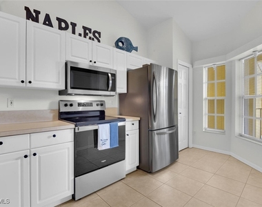 9165 Celeste Drive - Photo Thumbnail 4
