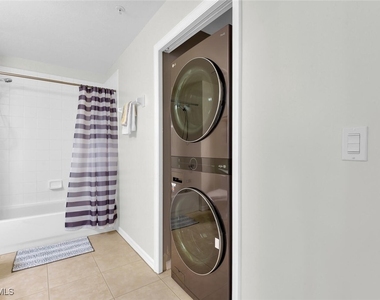 9165 Celeste Drive - Photo Thumbnail 17