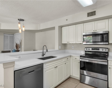 1230 Wildwood Lakes Boulevard - Photo Thumbnail 17