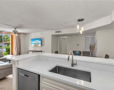 1230 Wildwood Lakes Boulevard - Photo Thumbnail 13