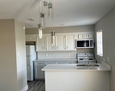 511 Commerce Street - Photo Thumbnail 9