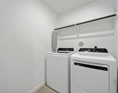 3331 Aspen Stream Drive - Photo Thumbnail 4