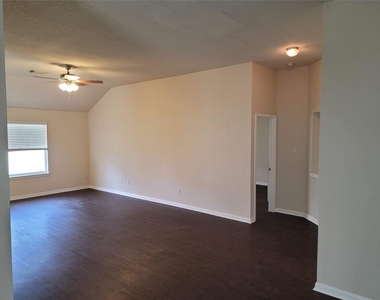 3906 Teal Run Meadows Drive - Photo Thumbnail 17
