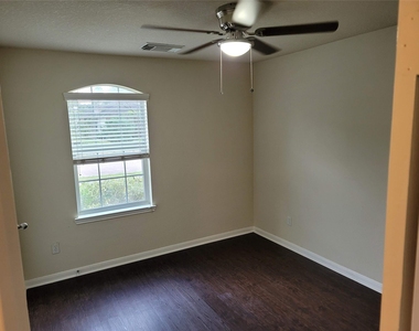 3906 Teal Run Meadows Drive - Photo Thumbnail 3