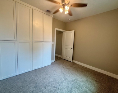 1816 Ryon Street - Photo Thumbnail 5
