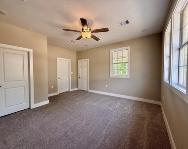 1816 Ryon Street - Photo Thumbnail 8