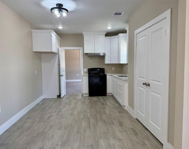 1816 Ryon Street - Photo Thumbnail 1
