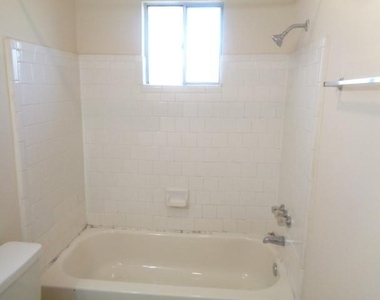 4358 Queens Retreat Drive - Photo Thumbnail 13