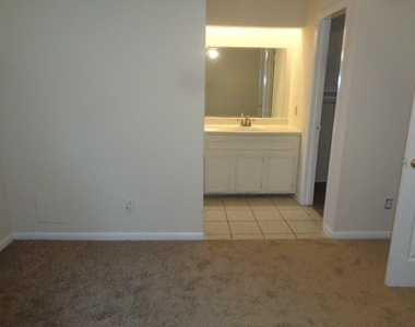 4358 Queens Retreat Drive - Photo Thumbnail 5