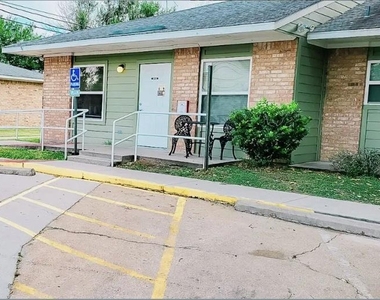 308 N East Street - Photo Thumbnail 1
