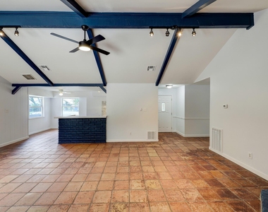 9006 Stone Brook Lane - Photo Thumbnail 2
