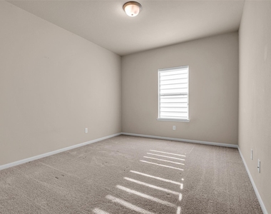 2718 Newbury Island Lane - Photo Thumbnail 20