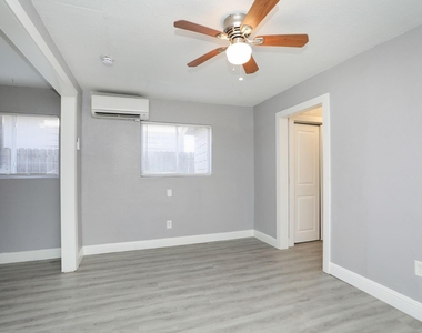 8127 Colonial Lane - Photo Thumbnail 2