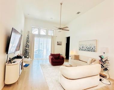 4918 Mango Park Lane - Photo Thumbnail 6