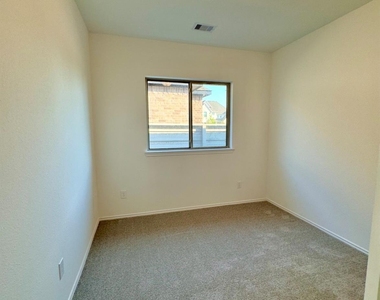 4918 Mango Park Lane - Photo Thumbnail 27