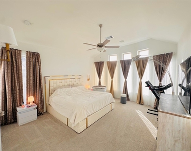 4918 Mango Park Lane - Photo Thumbnail 14