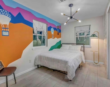 8411 Garden Parks Drive - Photo Thumbnail 9