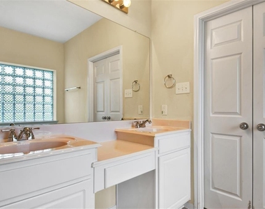 26011 N Lakefair Drive - Photo Thumbnail 11