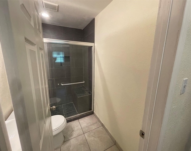 3942 King Street - Photo Thumbnail 7