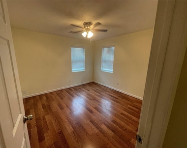 3942 King Street - Photo Thumbnail 4