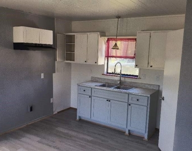 18397 Deer Glen West Drive - Photo Thumbnail 16