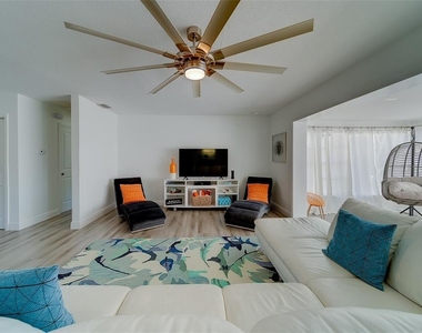 2109 Bayshore Drive - Photo Thumbnail 6
