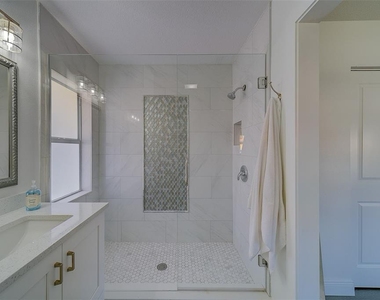 2109 Bayshore Drive - Photo Thumbnail 20