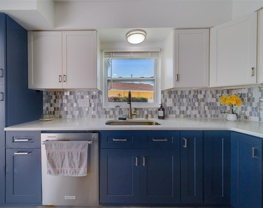 2109 Bayshore Drive - Photo Thumbnail 13