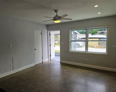 6801 48th Avenue N - Photo Thumbnail 7