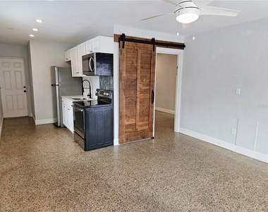 6801 48th Avenue N - Photo Thumbnail 5