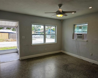 6801 48th Avenue N - Photo Thumbnail 6