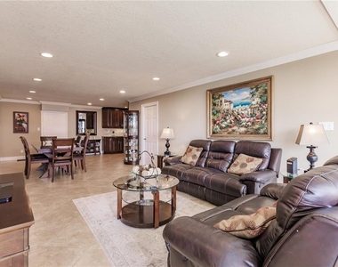 1055 W Peppertree Drive - Photo Thumbnail 11
