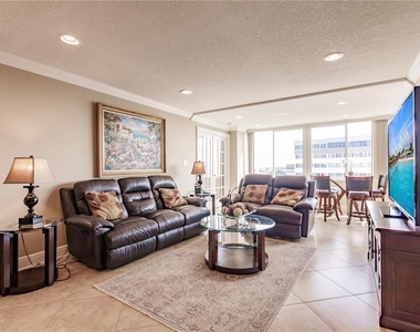 1055 W Peppertree Drive - Photo Thumbnail 10