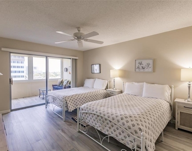 1055 W Peppertree Drive - Photo Thumbnail 11