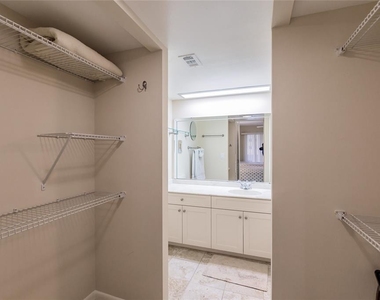 1055 W Peppertree Drive - Photo Thumbnail 14