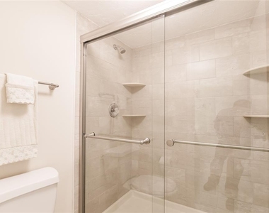 1055 W Peppertree Drive - Photo Thumbnail 15