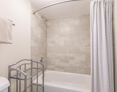 1055 W Peppertree Drive - Photo Thumbnail 22