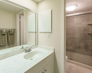 1055 W Peppertree Drive - Photo Thumbnail 17