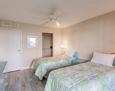 1055 W Peppertree Drive - Photo Thumbnail 21
