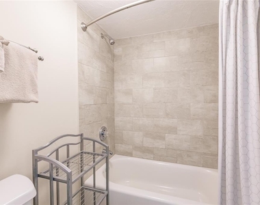 1055 W Peppertree Drive - Photo Thumbnail 23