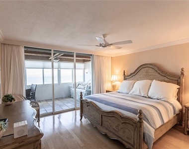 1055 W Peppertree Drive - Photo Thumbnail 14