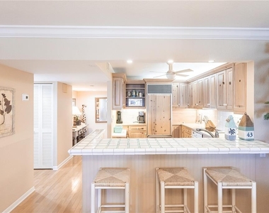 1055 W Peppertree Drive - Photo Thumbnail 10