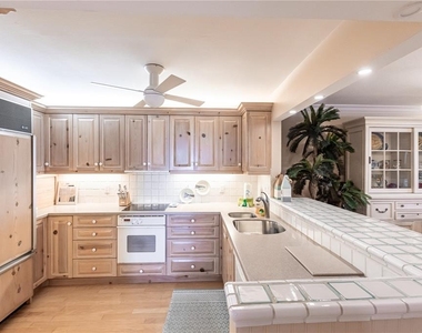 1055 W Peppertree Drive - Photo Thumbnail 13