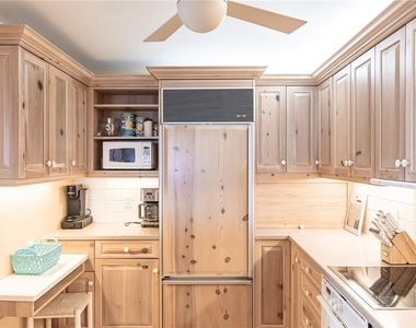 1055 W Peppertree Drive - Photo Thumbnail 11