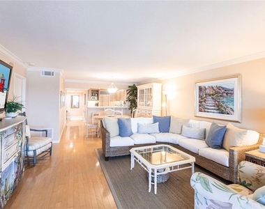1055 W Peppertree Drive - Photo Thumbnail 5