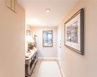 1055 W Peppertree Drive - Photo Thumbnail 4
