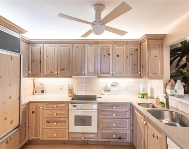 1055 W Peppertree Drive - Photo Thumbnail 12
