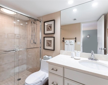 1055 W Peppertree Drive - Photo Thumbnail 22