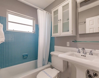 6020 Midnight Pass Road - Photo Thumbnail 11